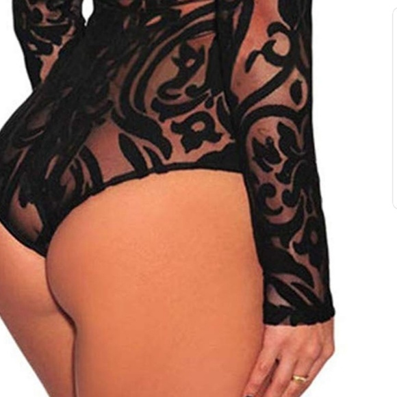 Black 🖤 Velvet Bodysuit - Picture 6 of 7